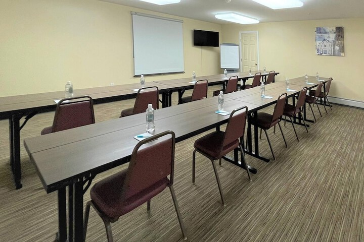 Smart Suites an Ascend Collection Hotel