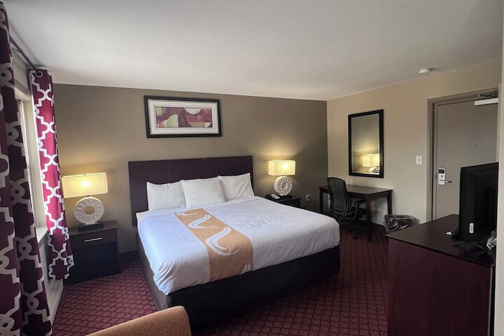 Room 51 of 68