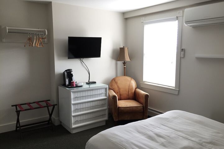 Room 85 of 163