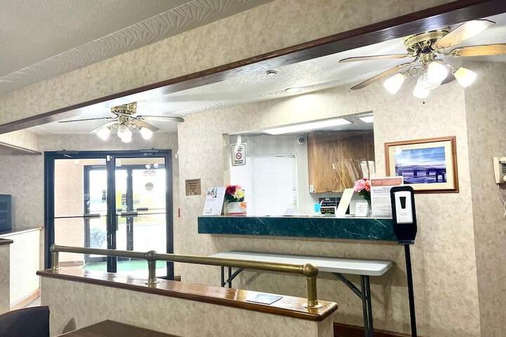 Econo Lodge Oacoma - Chamberlain West