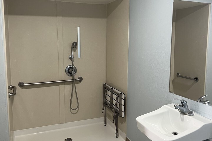 Room 9 of 20