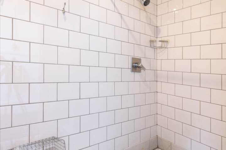 Room 61 of 76