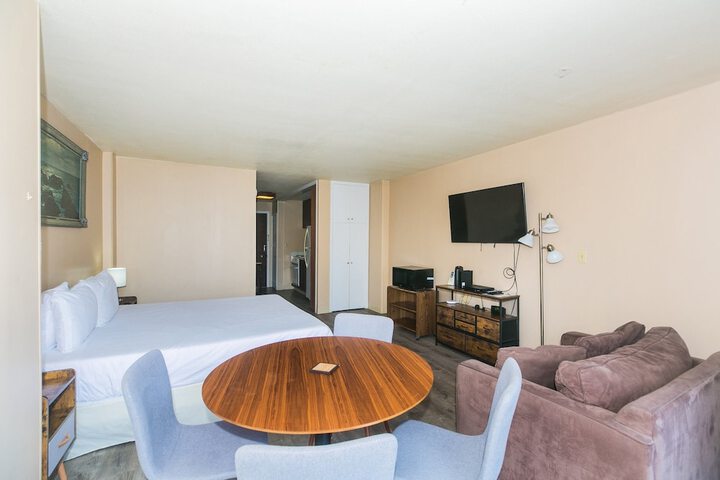 Room 50 of 60