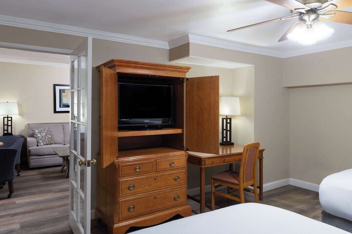 Travelodge by Wyndham Monterey Bay
