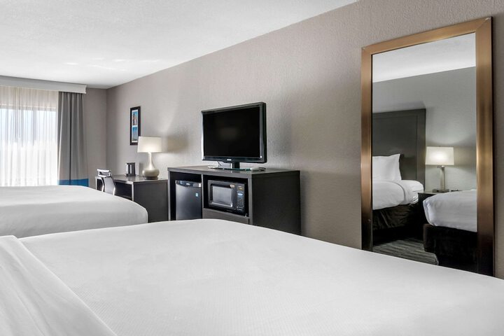 Room 33 of 41