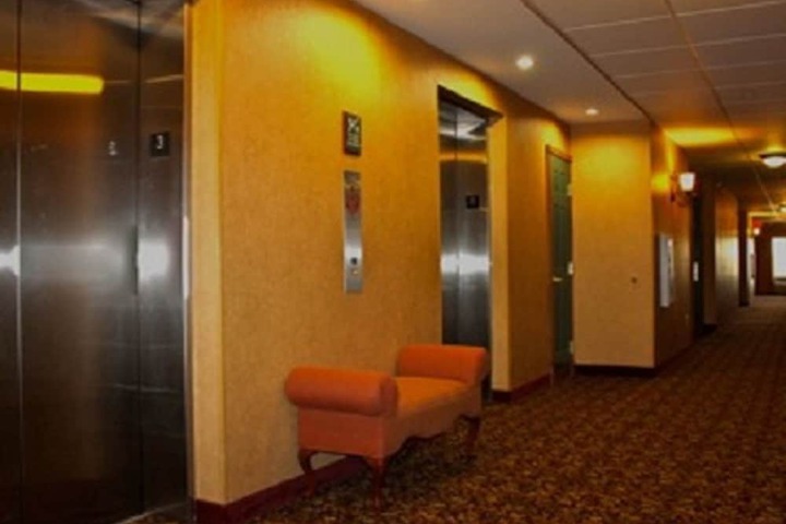 Town & Country Inn and Suites