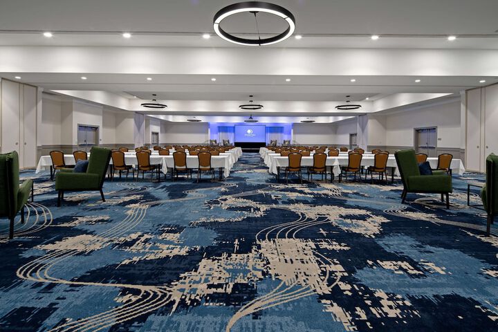 DoubleTree by Hilton Hotel Bakersfield