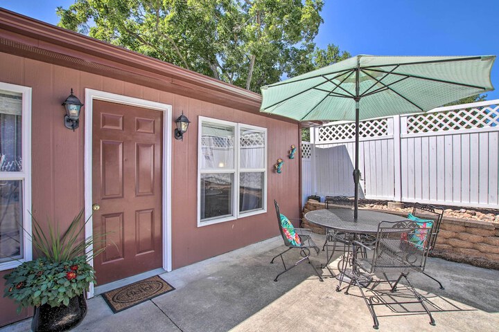 Cozy Ironton Cabin w / Shared Pool & Private Patio!