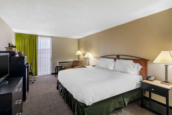 Room 21 of 27