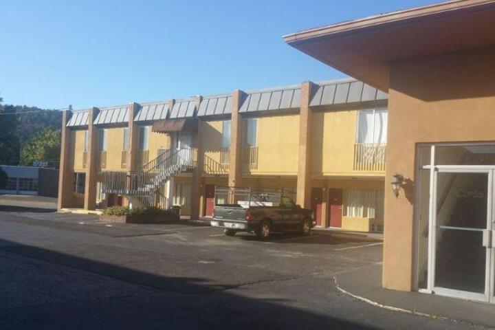 LOTUS BY HOTEL INN - HOT SPRINGS