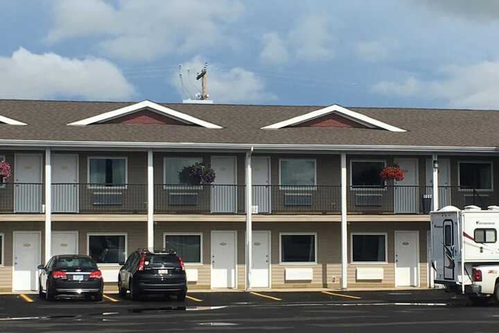 Hotel 7 of 27