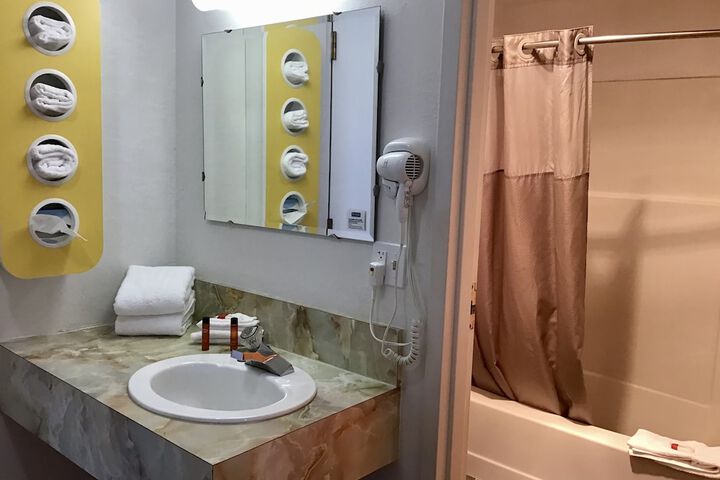 Room 7 of 23