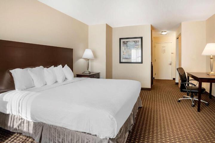 Best Western Plus Philadelphia Airport South at Widener University
