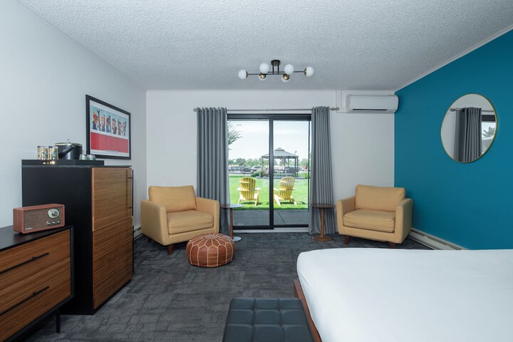 Room 83 of 139