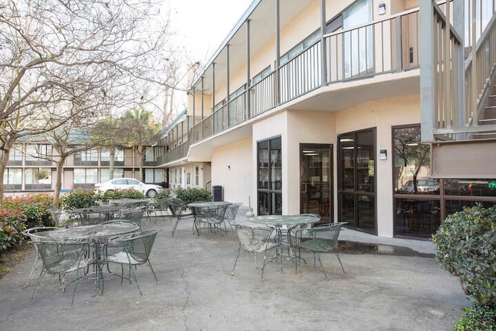 Port Allen Inn