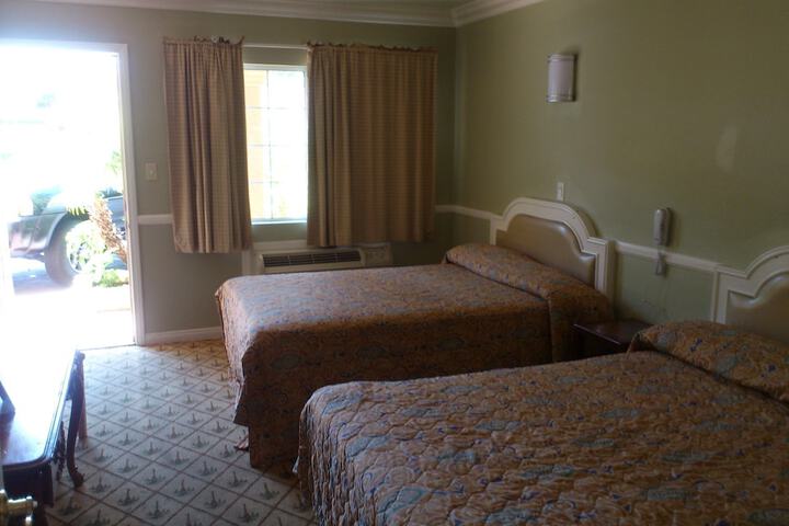 Room 10 of 37