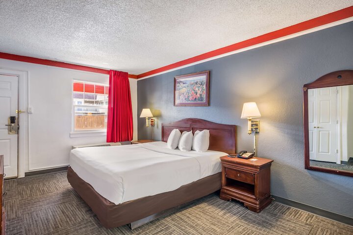 Room 25 of 57