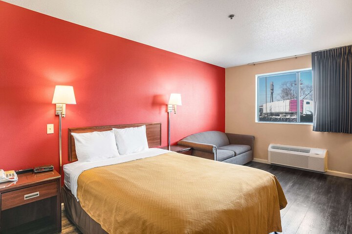 Room 17 of 26