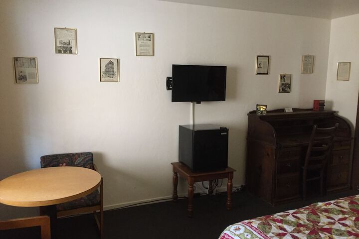 Holiday Lodge