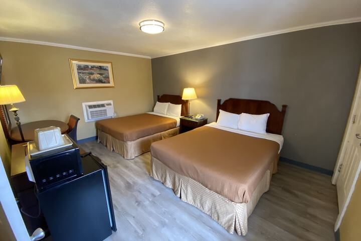 Room 12 of 27