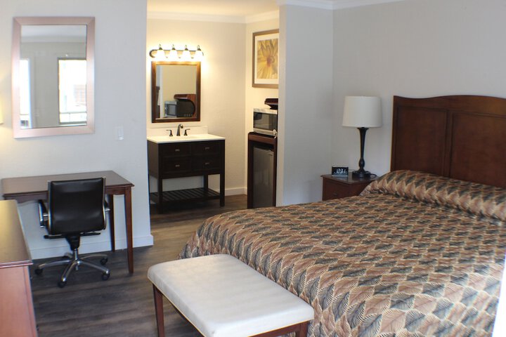 Room 12 of 23
