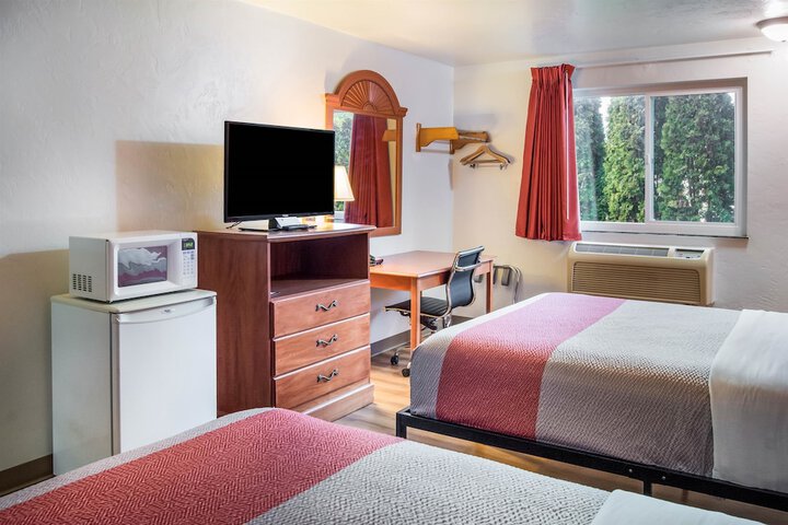 Room 44 of 68