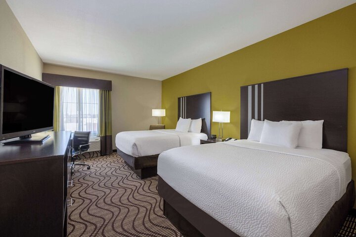 La Quinta Inn & Suites by Wyndham Artesia