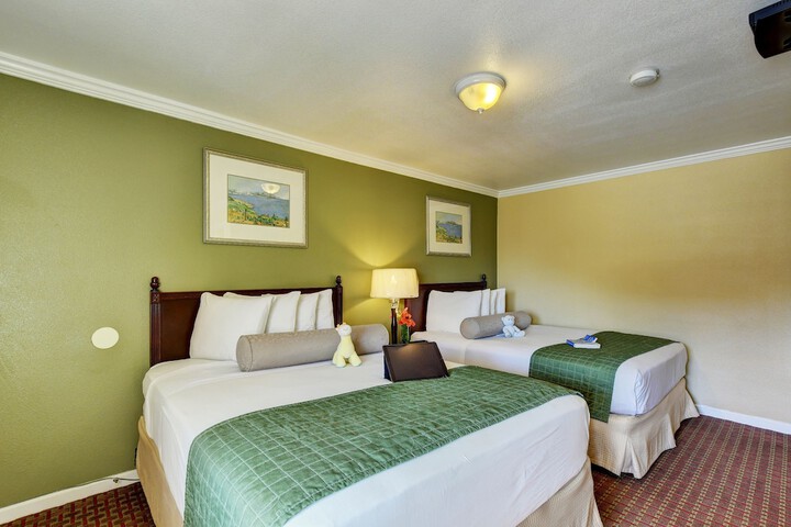 Travelers Inn