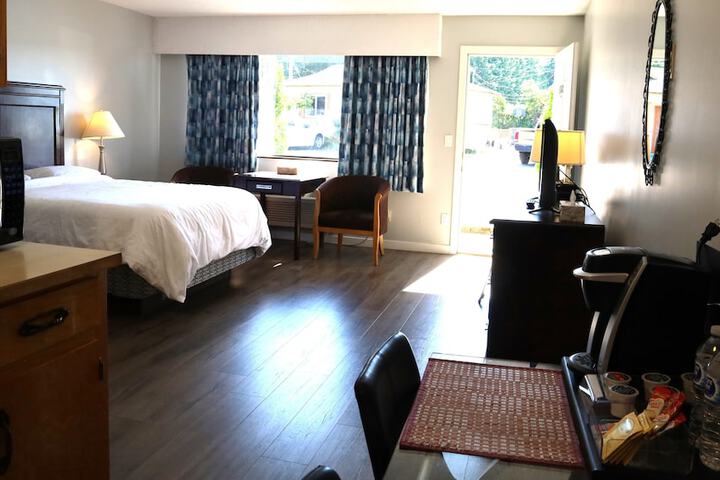 Room 10 of 35
