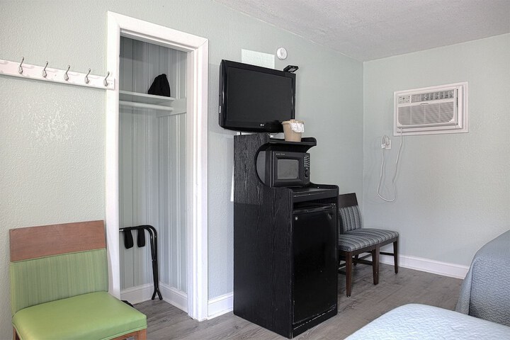 Room 21 of 59