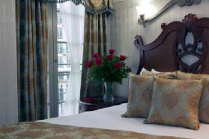 WEST BADEN SPRINGS HOTEL