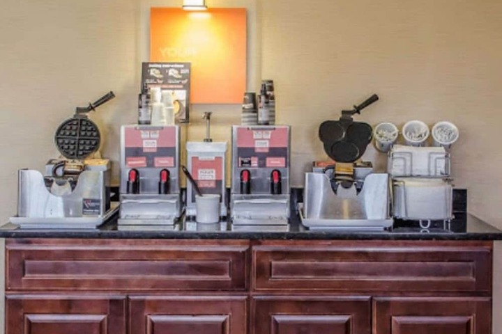 Breakfast/Coffee Service 16 of 20