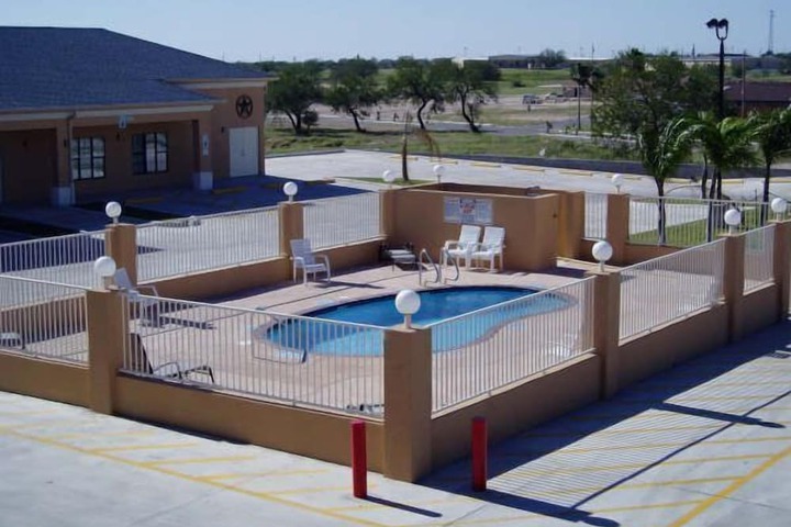 Pool 7 of 17