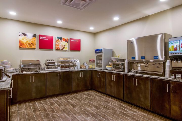 Comfort Suites Wooster near University Campus