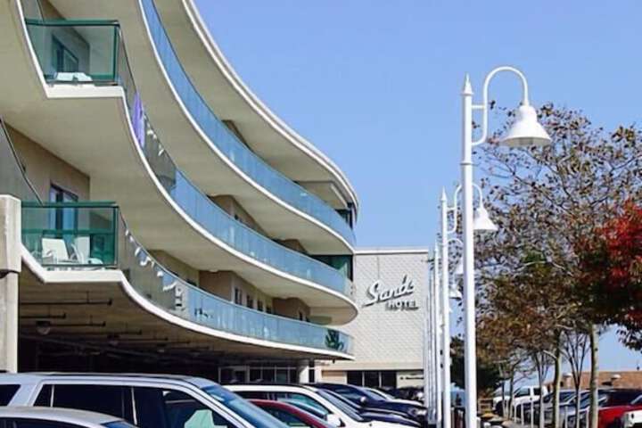 Atlantic Sands Hotel & Conference Center