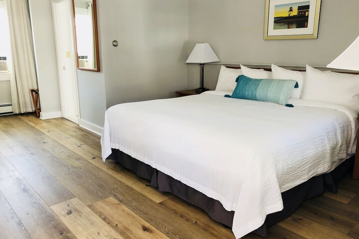 Room 34 of 54