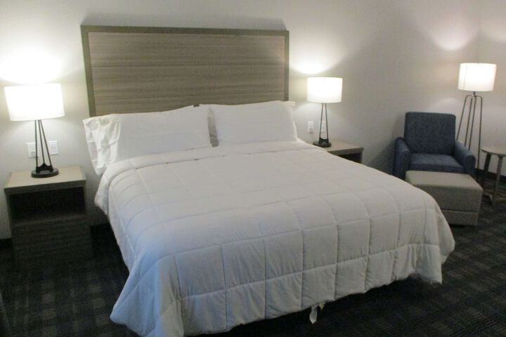 Room 6 of 19