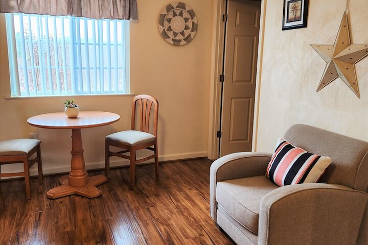 Room 33 of 70