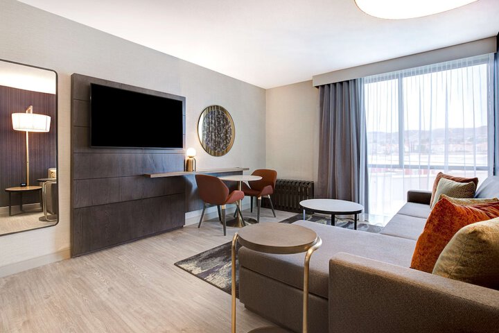 Room 46 of 82
