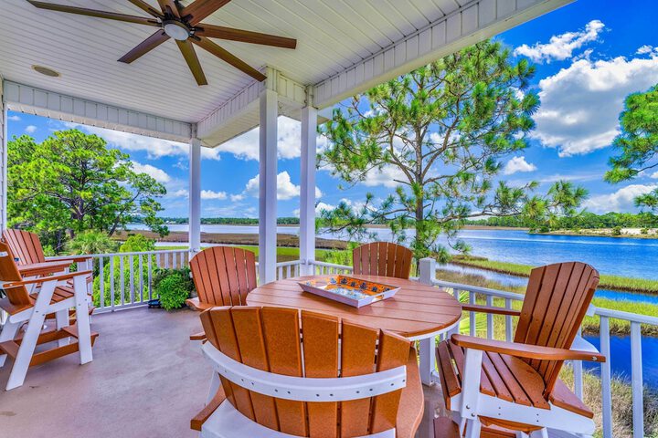 Riverfront Carrabelle Home w / Furnished Patio!