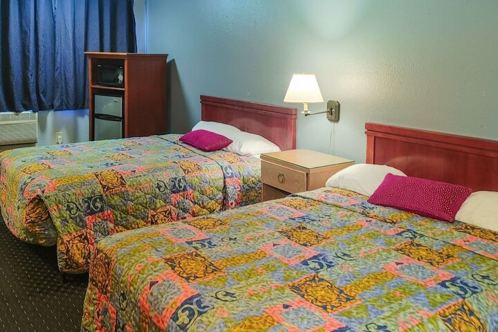 Room 8 of 13