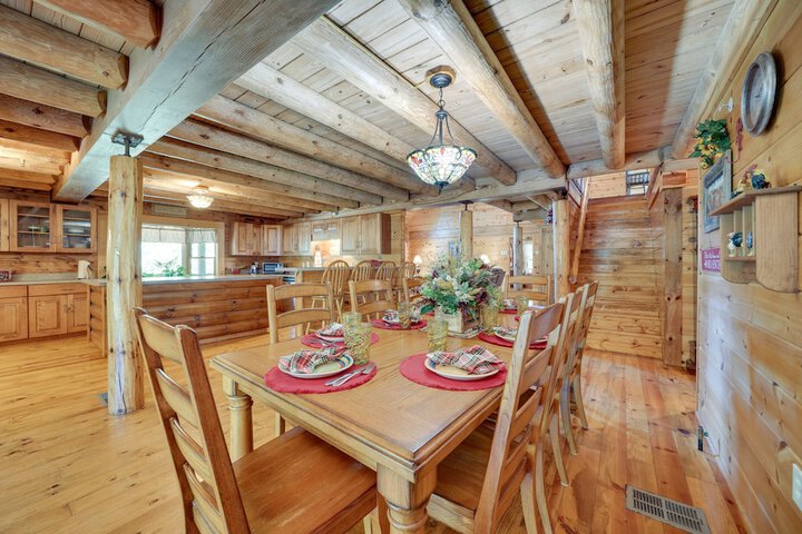 Secluded Broken Bow Cabin w / Fire Pit and Deck!