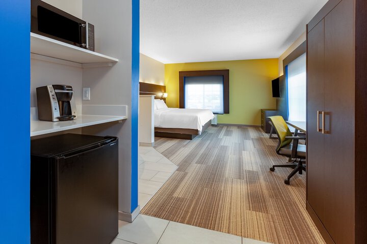Room 40 of 65