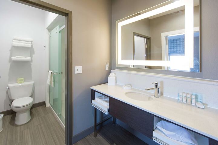 Room 16 of 41