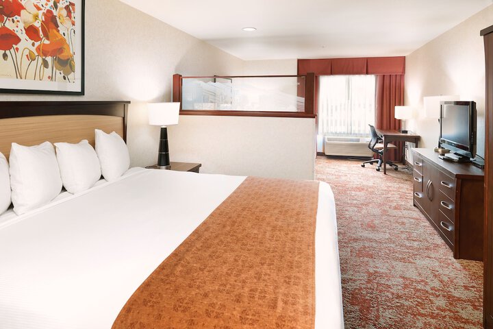 Room 14 of 30