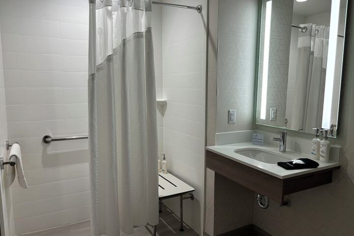 Holiday Inn Express Hotel & Suites St. Robert by IHG