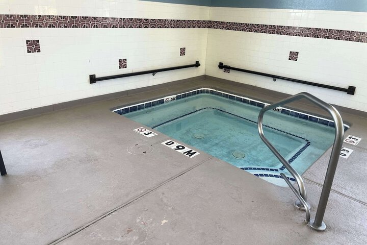 Pool 9 of 33