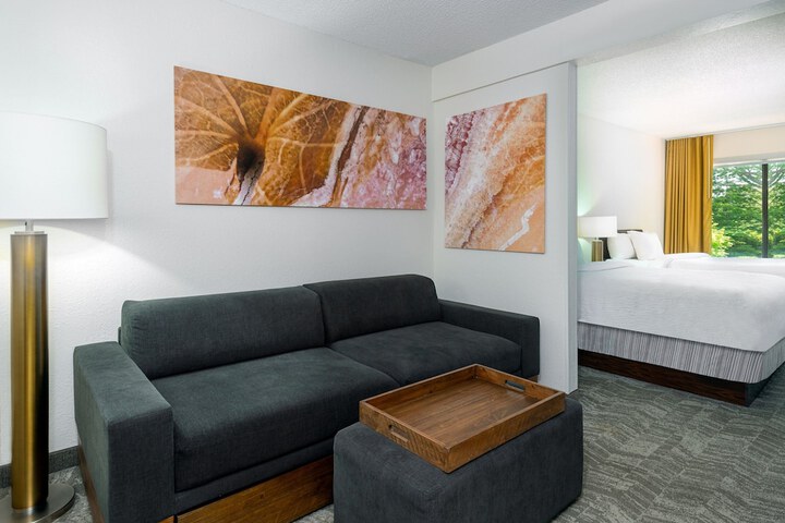 Room 12 of 24