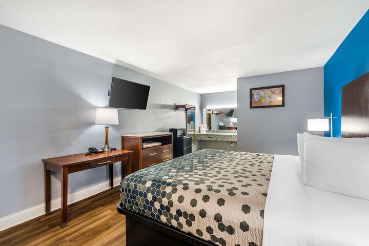 Room 43 of 69