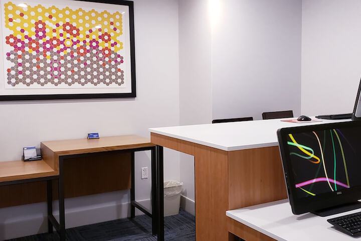 Holiday Inn Express Hotel & Stes Mt. Arlington Rockaway Area by IHG